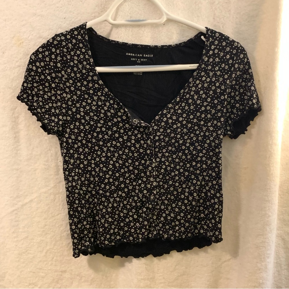 (3/$30) American Eagle Super Soft Black Floral Crop Top